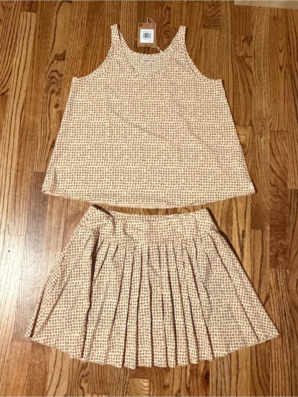 NWT Patterned Tank Top & Pleated Skirt Set